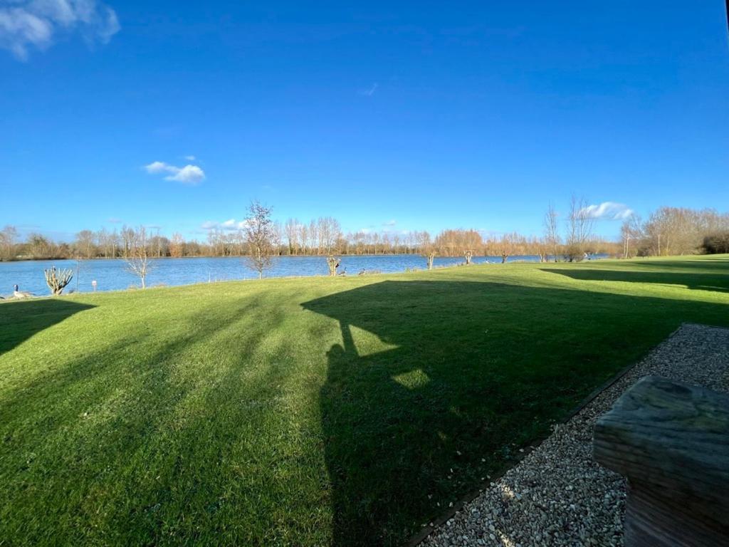 Reeds Lodge, Lake Pochard South Cerney Exteriér fotografie